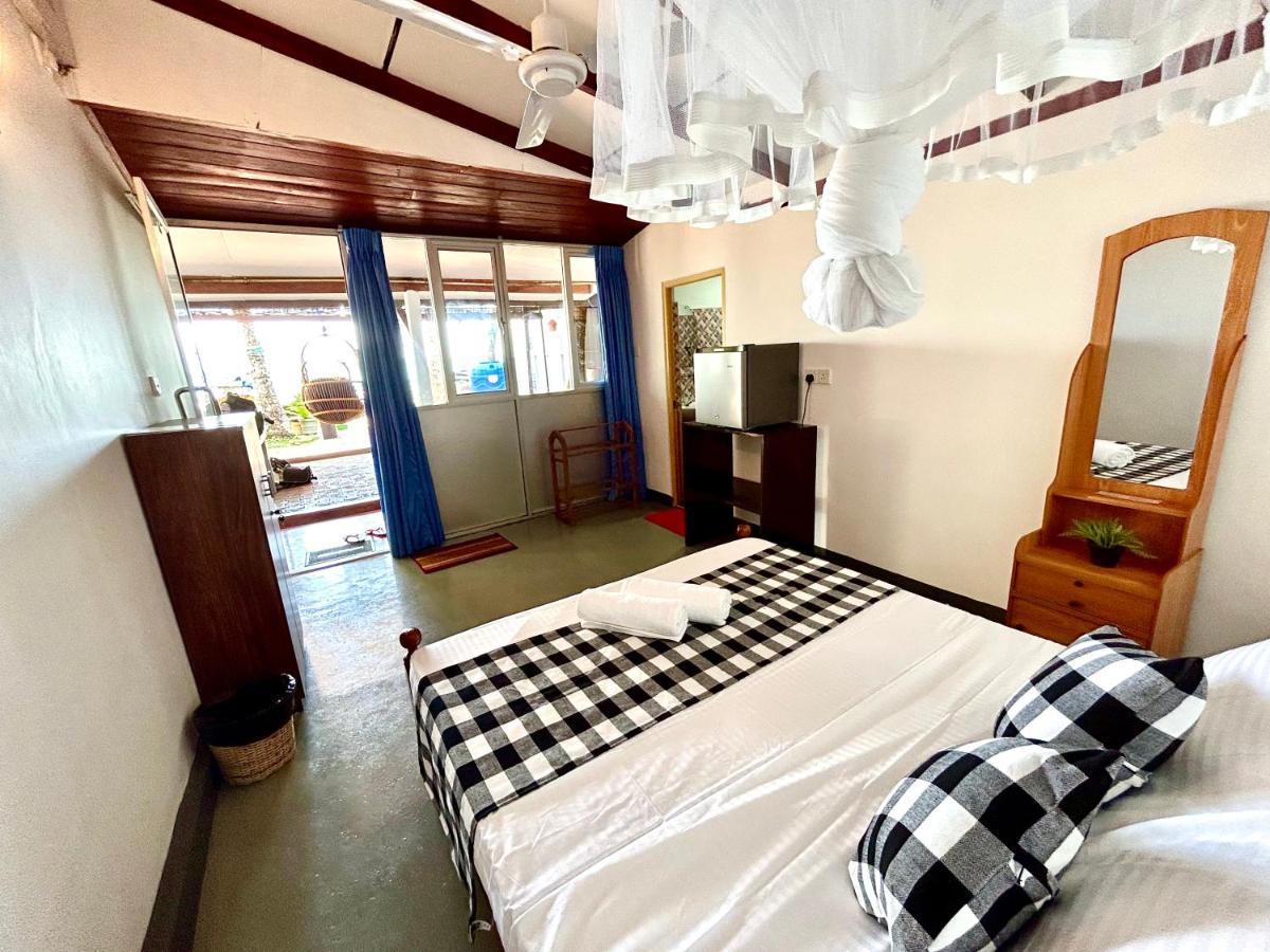 Kenno'S Korner Hotel Weligama Buitenkant foto