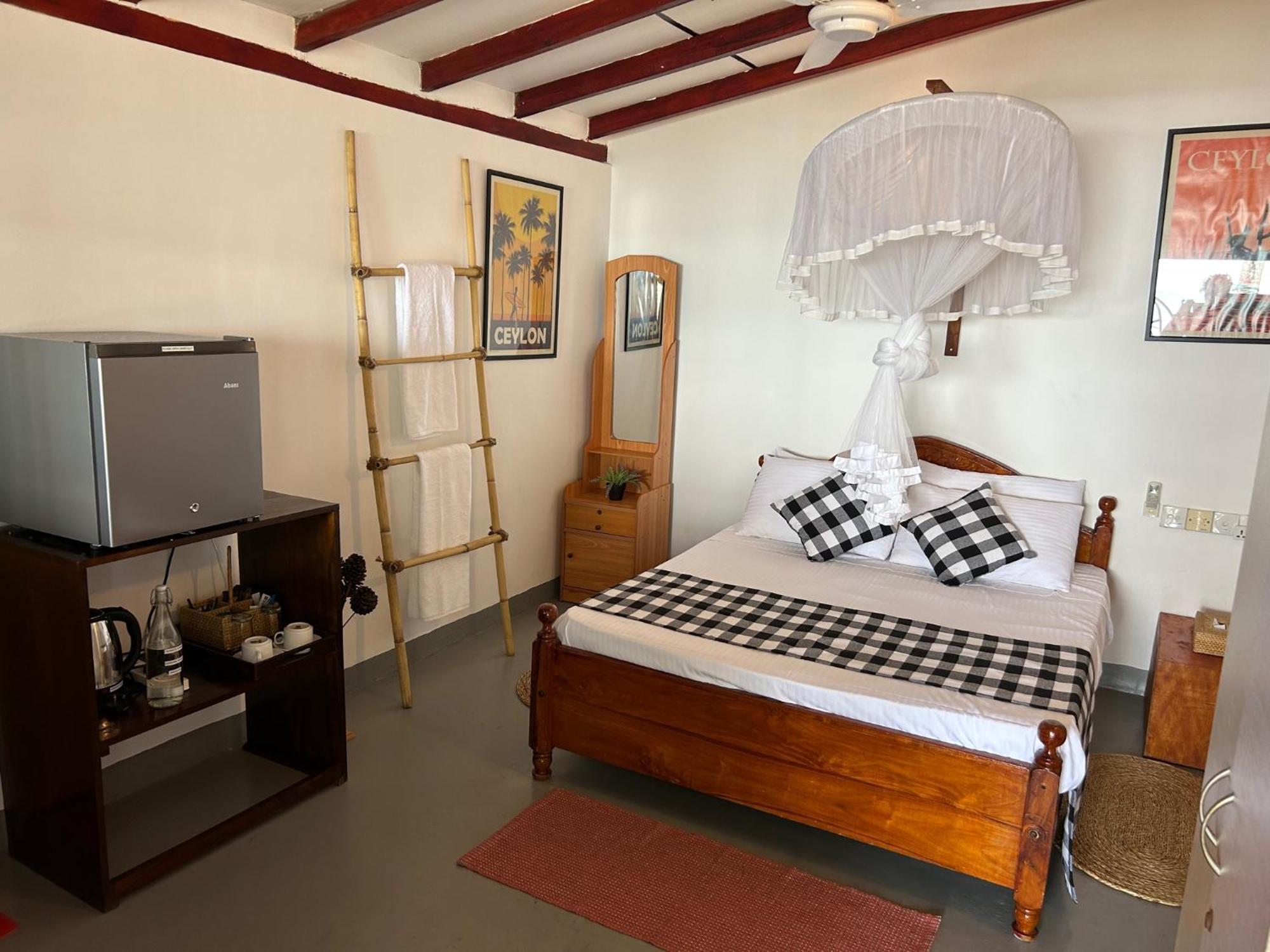 Kenno'S Korner Hotel Weligama Buitenkant foto